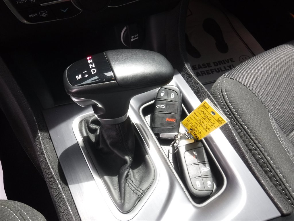 Used 2017 Dodge Charger SE RWD image 13