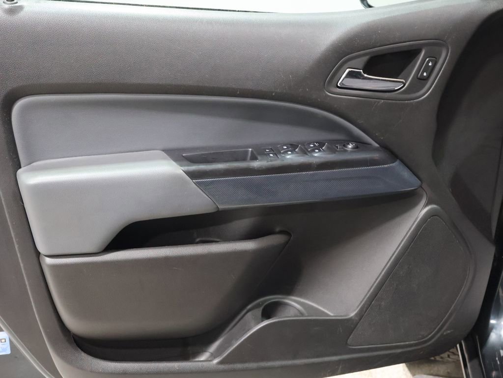 Used 2017 Chevrolet Colorado Z71 image 12