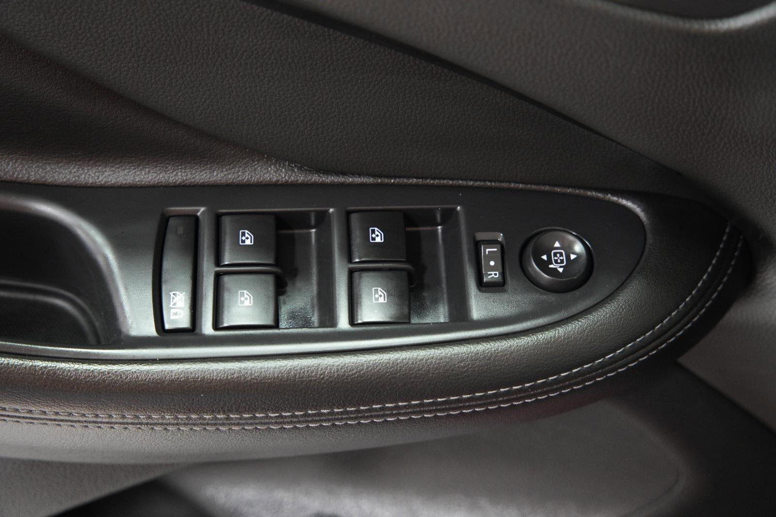 Used 2019 Buick Envision Essence image 26