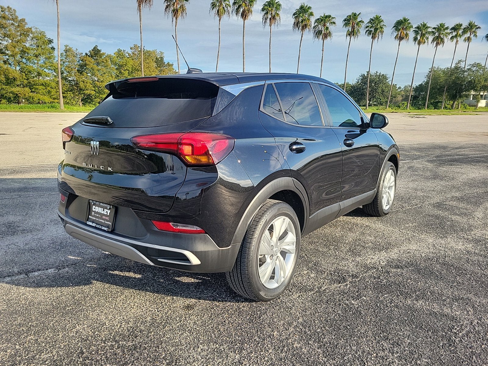 Certified 2024 Buick Encore GX Preferred w/ Comfort Package AWD/4WD image 7