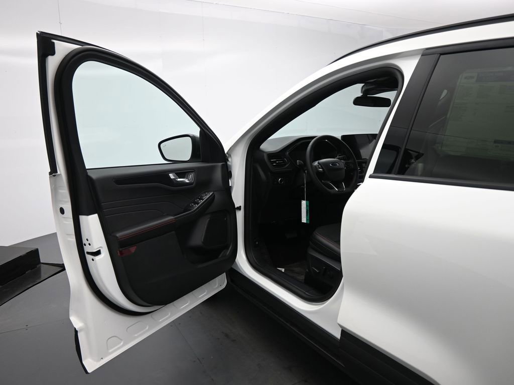 New 2025 Ford Escape ST-Line w/ Equipment Group 301A image 8
