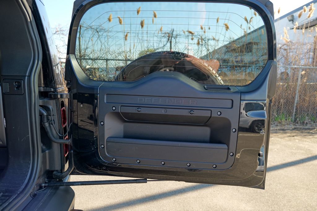 Used 2023 Land Rover Defender 110 X-Dynamic SE AWD/4WD image 55