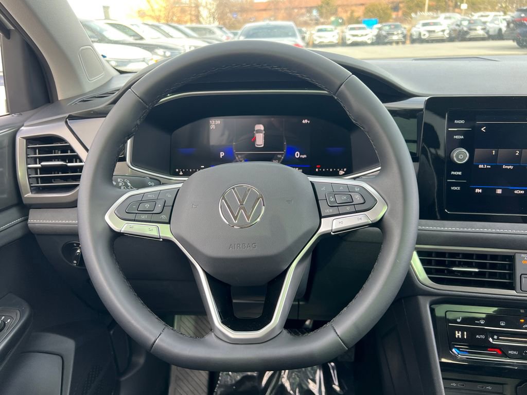 New 2026 Volkswagen Taos SE image 20