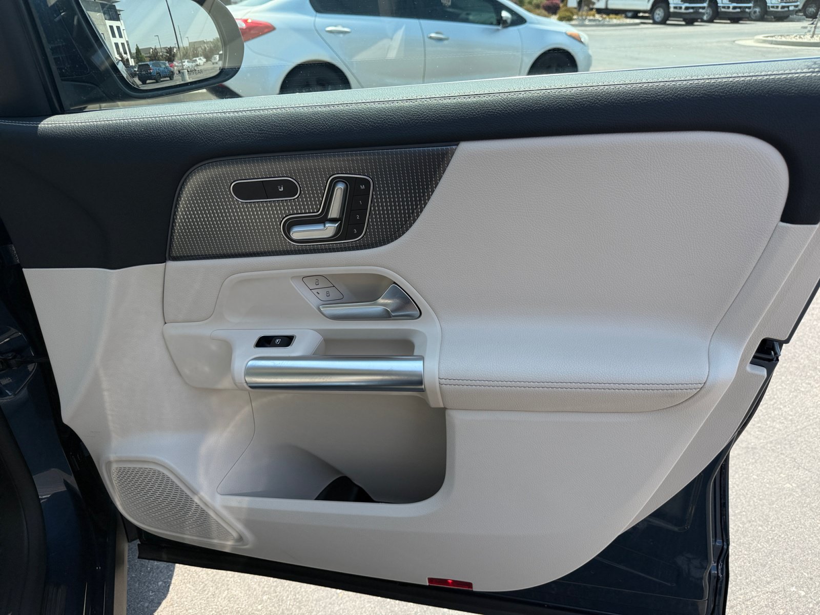 Certified 2021 Mercedes-Benz GLA 250 4MATIC image 16
