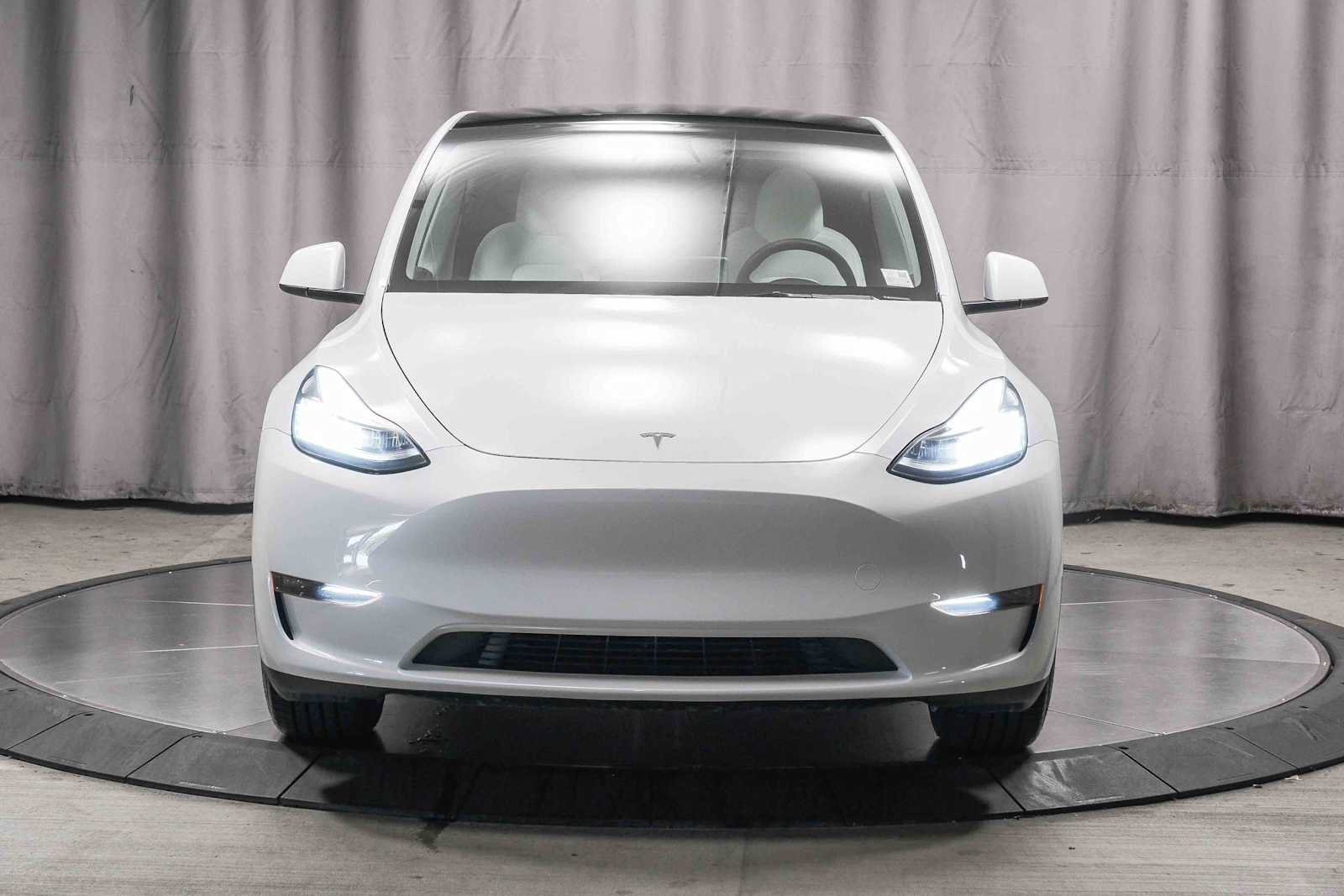Used 2023 Tesla Model Y AWD image 6