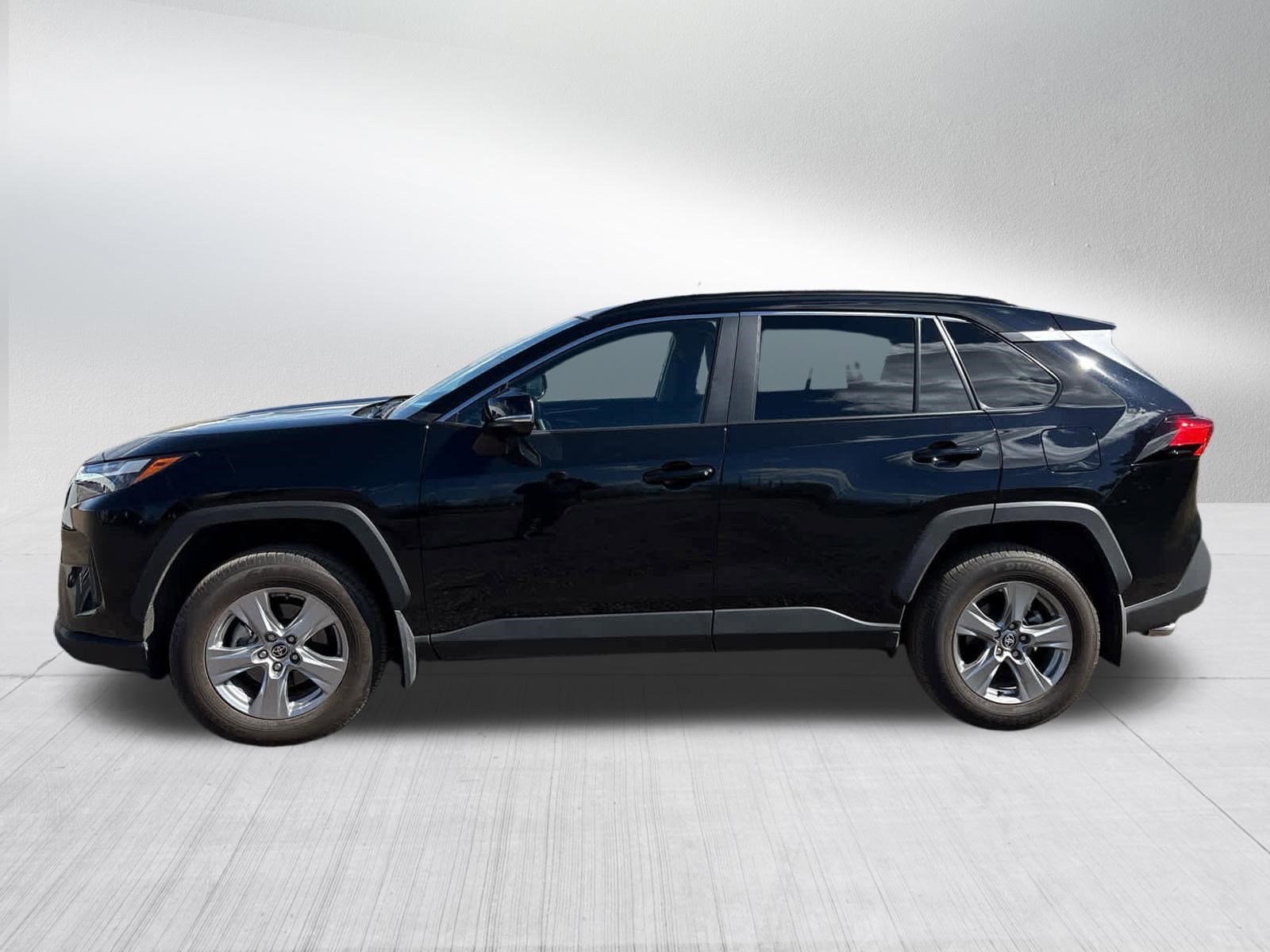 Used 2025 Toyota RAV4 XLE w/ Convenience Package AWD/4WD image 3