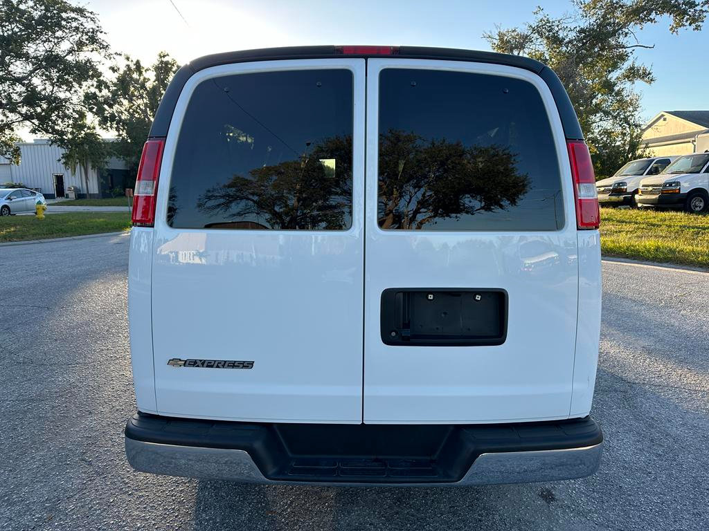 Used 2025 Chevrolet Express 3500 LT w/ LT Preferred Equipment Group image 5