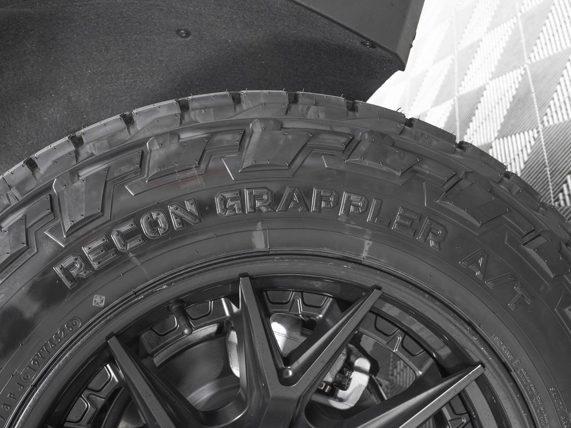 Used 2026 GMC Yukon AT4 image 37