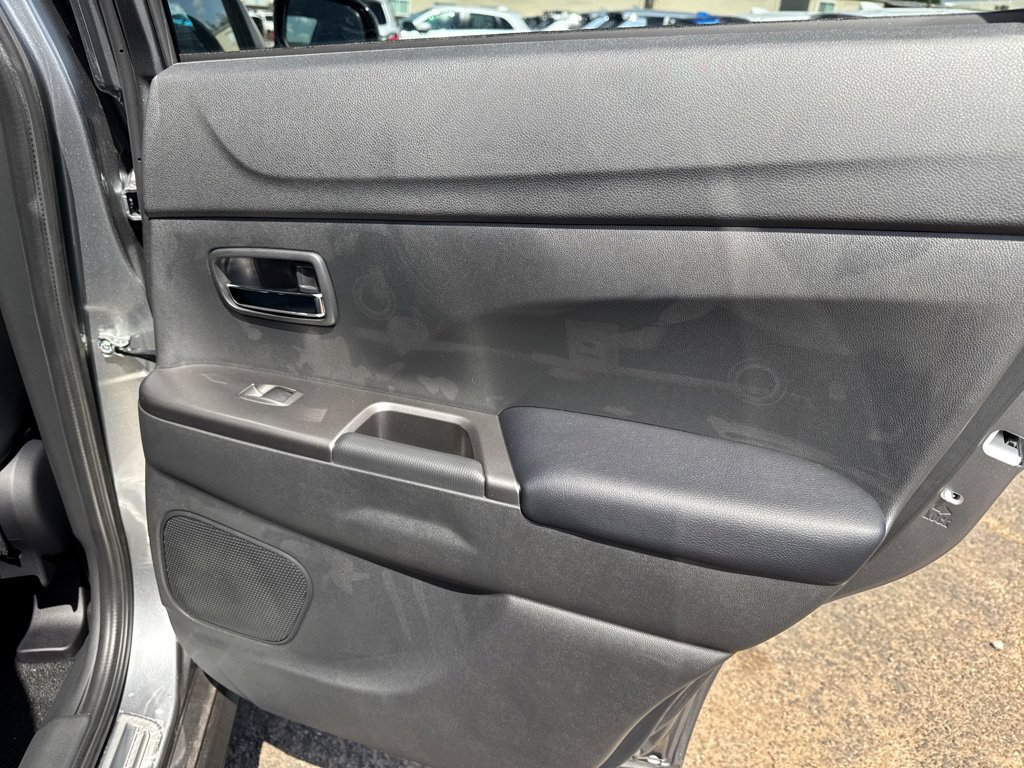 New 2027 Mitsubishi Outlander Sport SE FWD image 34