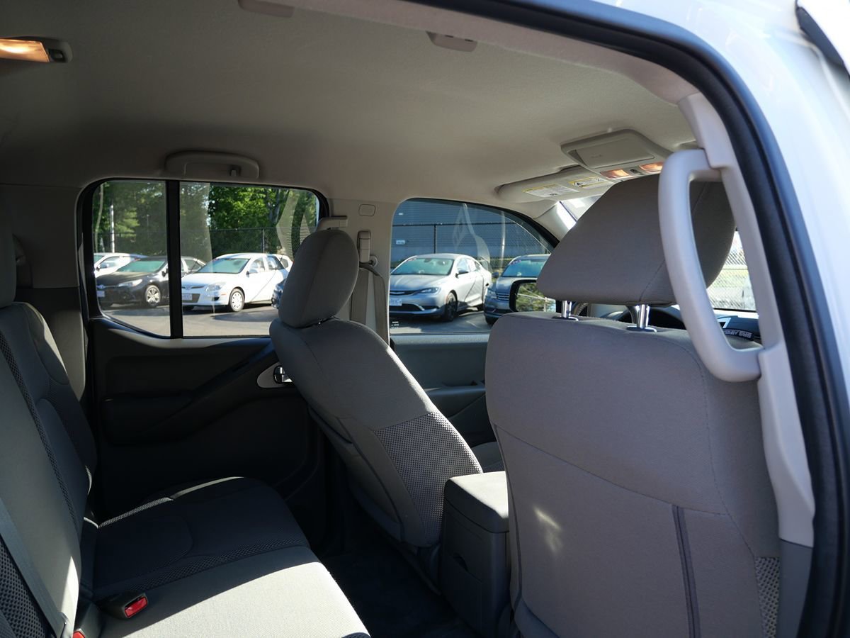 Used 2018 Nissan Frontier SV w/ Value Truck Package AWD/4WD image 23