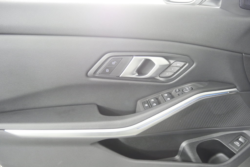 Certified 2026 BMW 330i Sedan RWD image 8