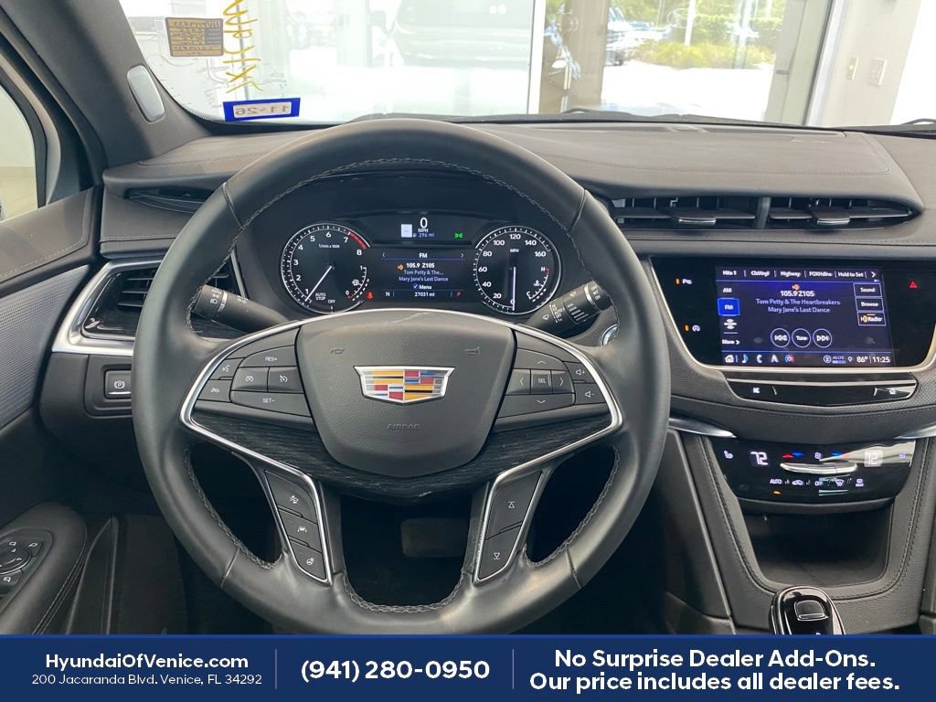 Used 2025 Cadillac XT5 Premium Luxury FWD image 3
