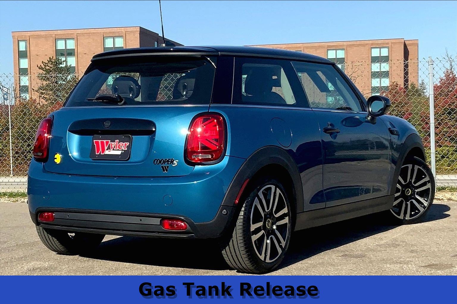 Used 2023 MINI Cooper SE image 14