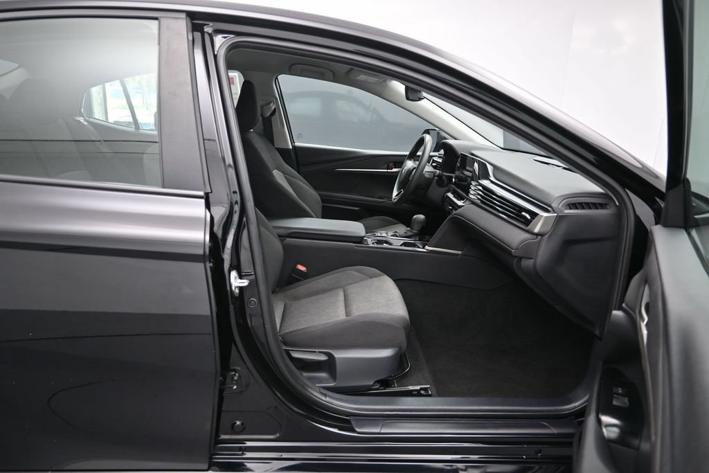 Used 2025 Toyota Camry LE FWD image 26