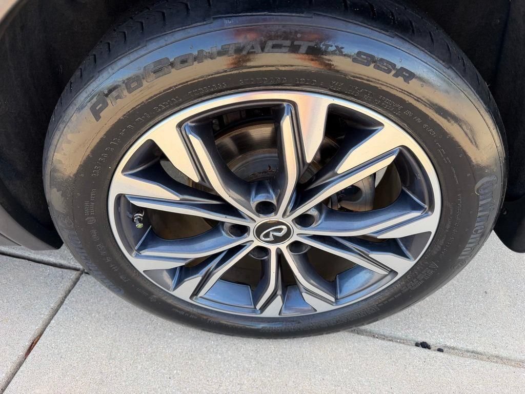 Used 2018 INFINITI QX30 Premium w/ Technology Package AWD/4WD image 27