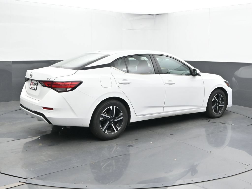 Used 2024 Nissan Sentra SV FWD image 3