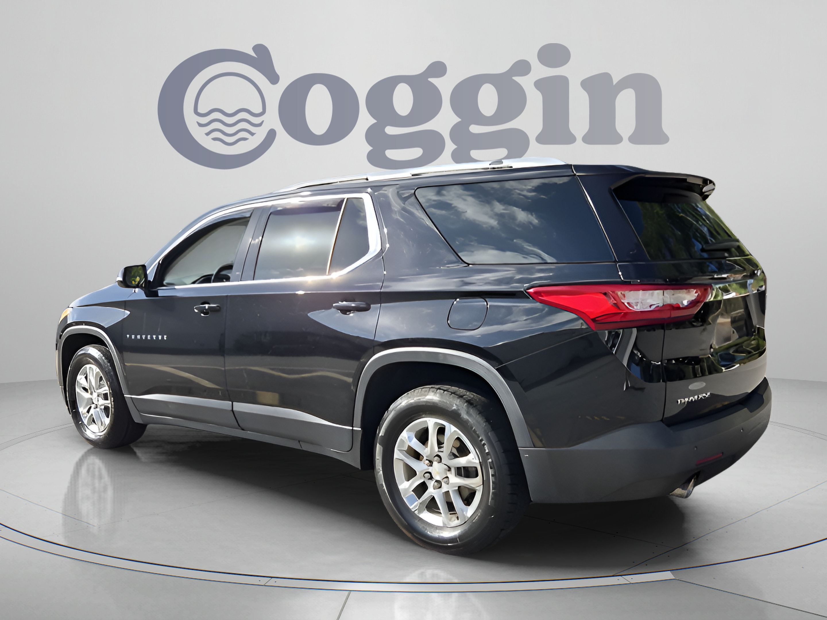 Used 2018 Chevrolet Traverse LT FWD image 3
