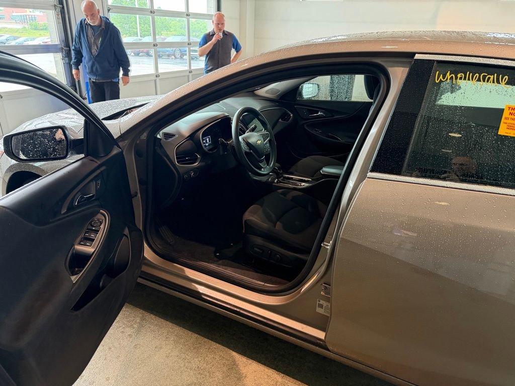Used 2023 Chevrolet Malibu LT FWD image 5