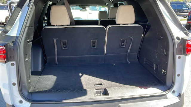 Used 2023 Chevrolet Traverse LS w/ Safety Package FWD image 30
