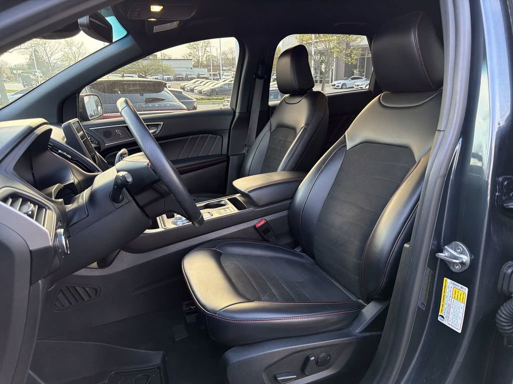 Used 2022 Ford Edge ST-Line w/ Cargo Accessory Package AWD/4WD image 13