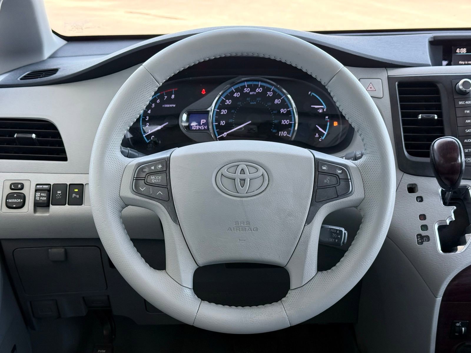 Used 2013 Toyota Sienna XLE w/ Premium Pkg image 35