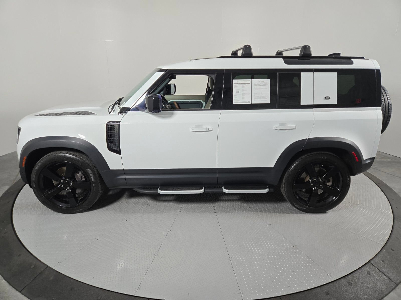 Used 2020 Land Rover Defender 110 HSE AWD/4WD image 34