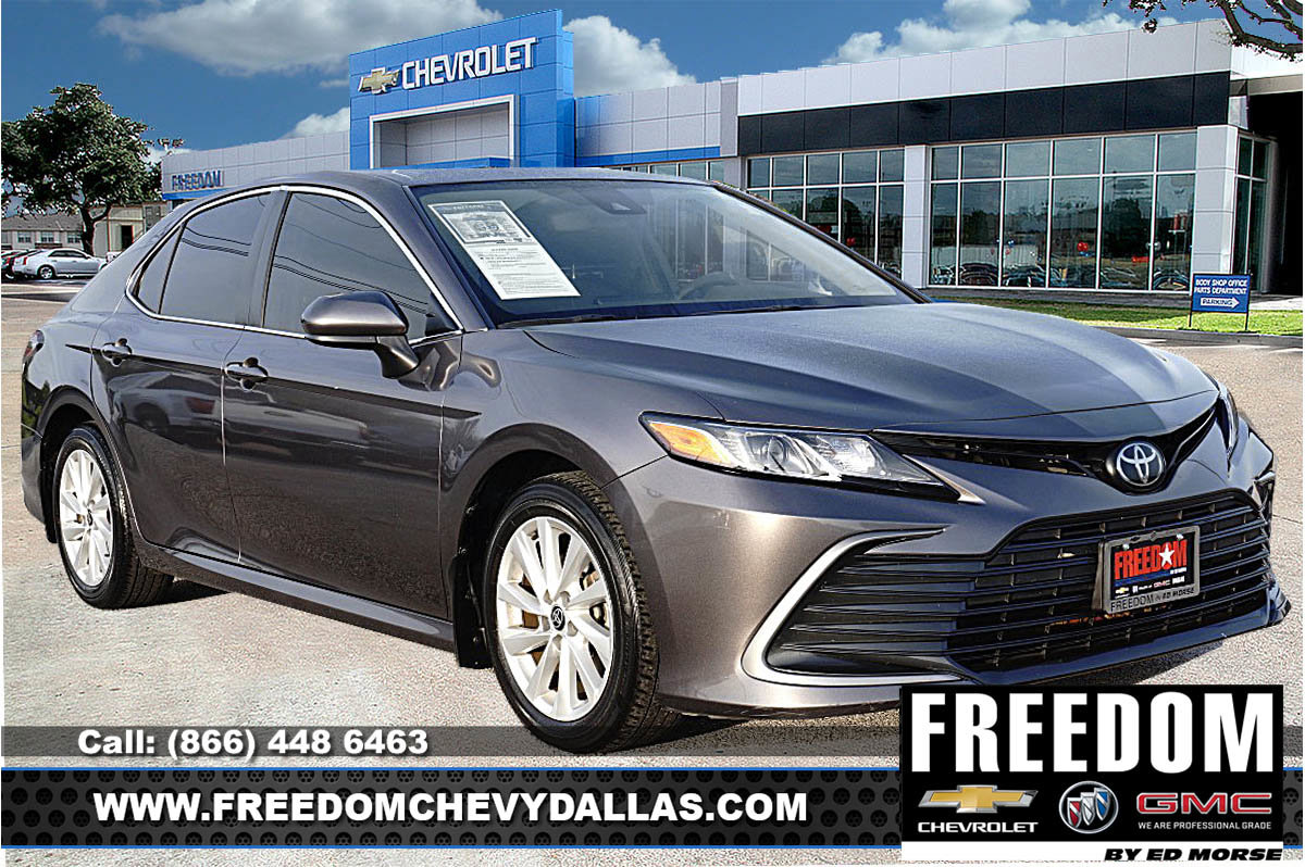 Used 2022 Toyota Camry LE image 1