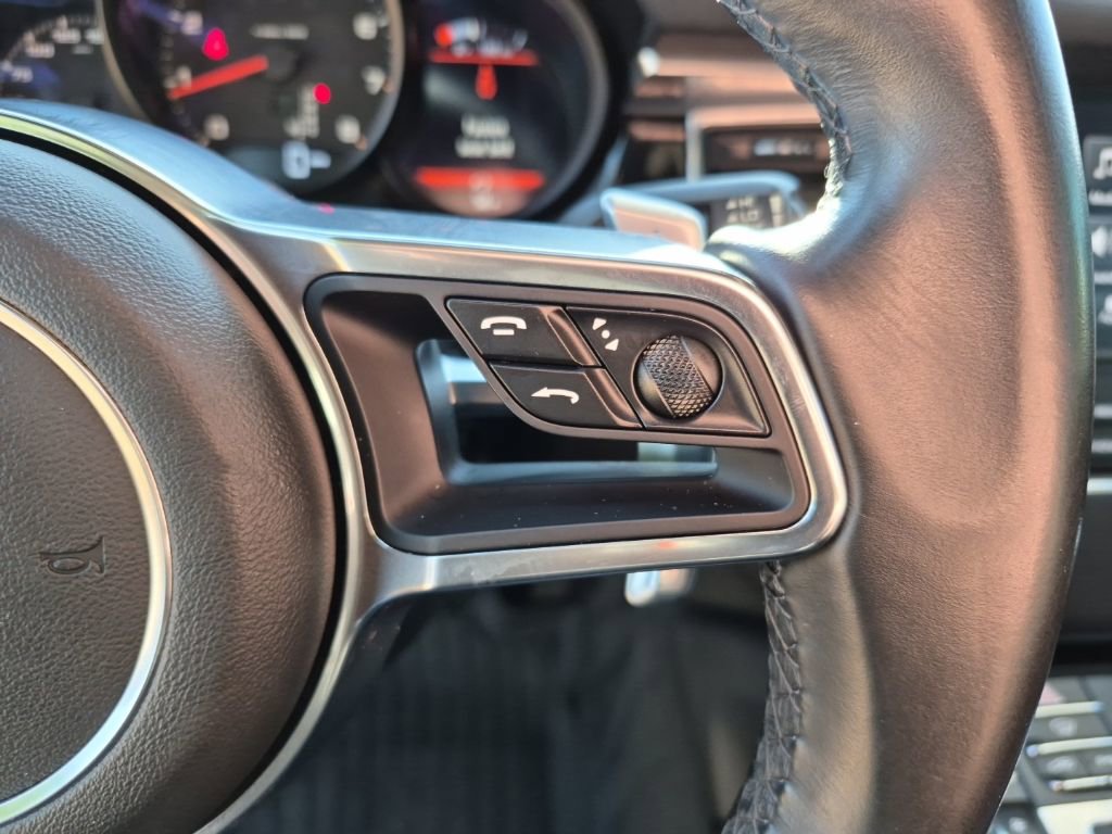 Used 2018 Porsche Macan Sport Edition image 35