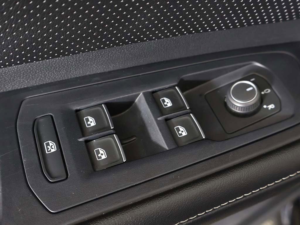 Used 2024 Volkswagen Atlas SE image 39