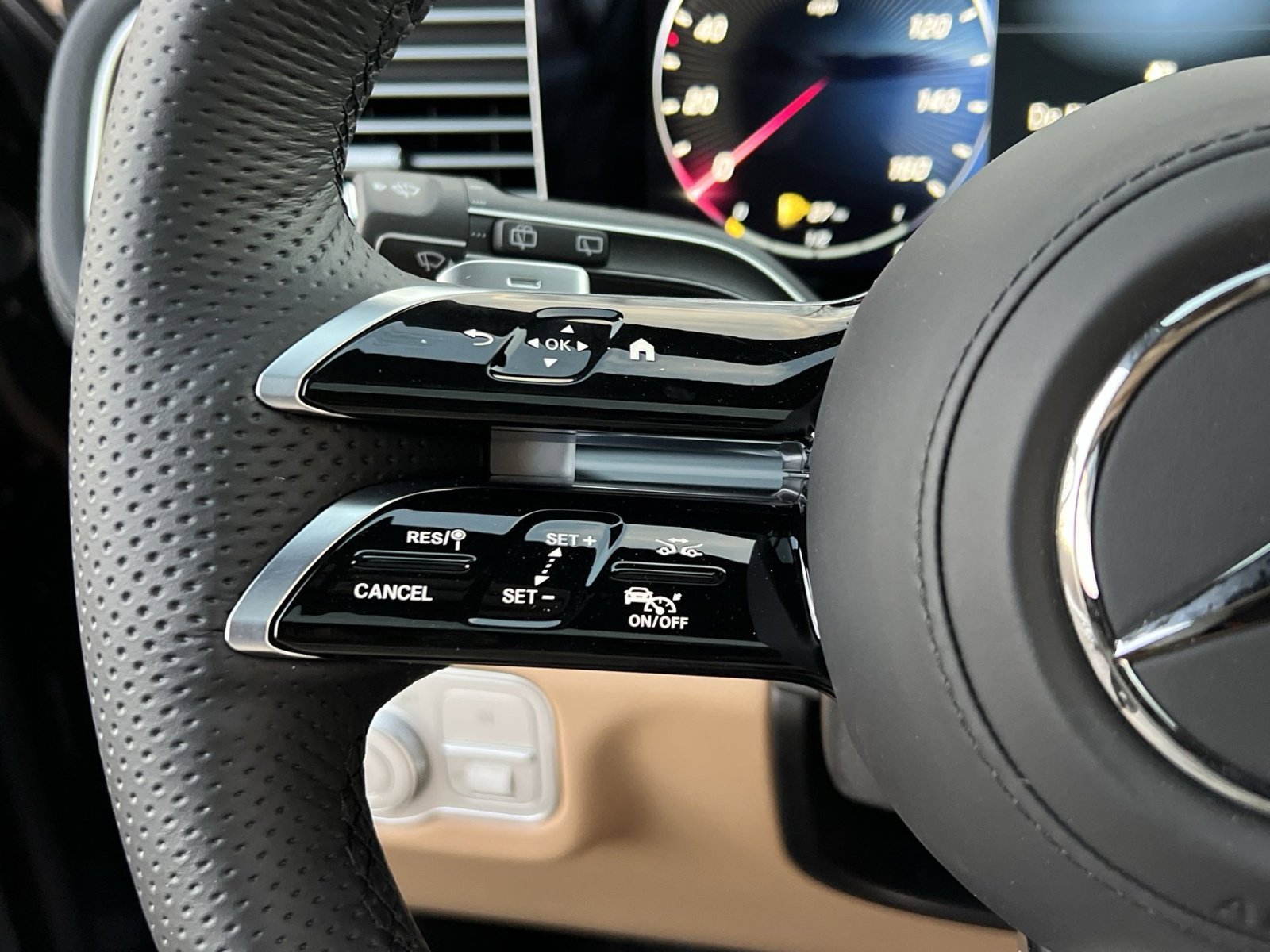 New 2026 Mercedes-Benz GLS 450 4MATIC image 31