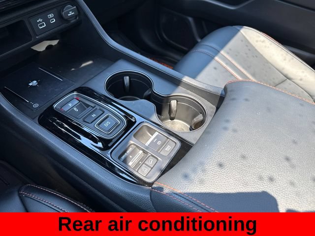 Used 2025 Honda Pilot TrailSport image 17