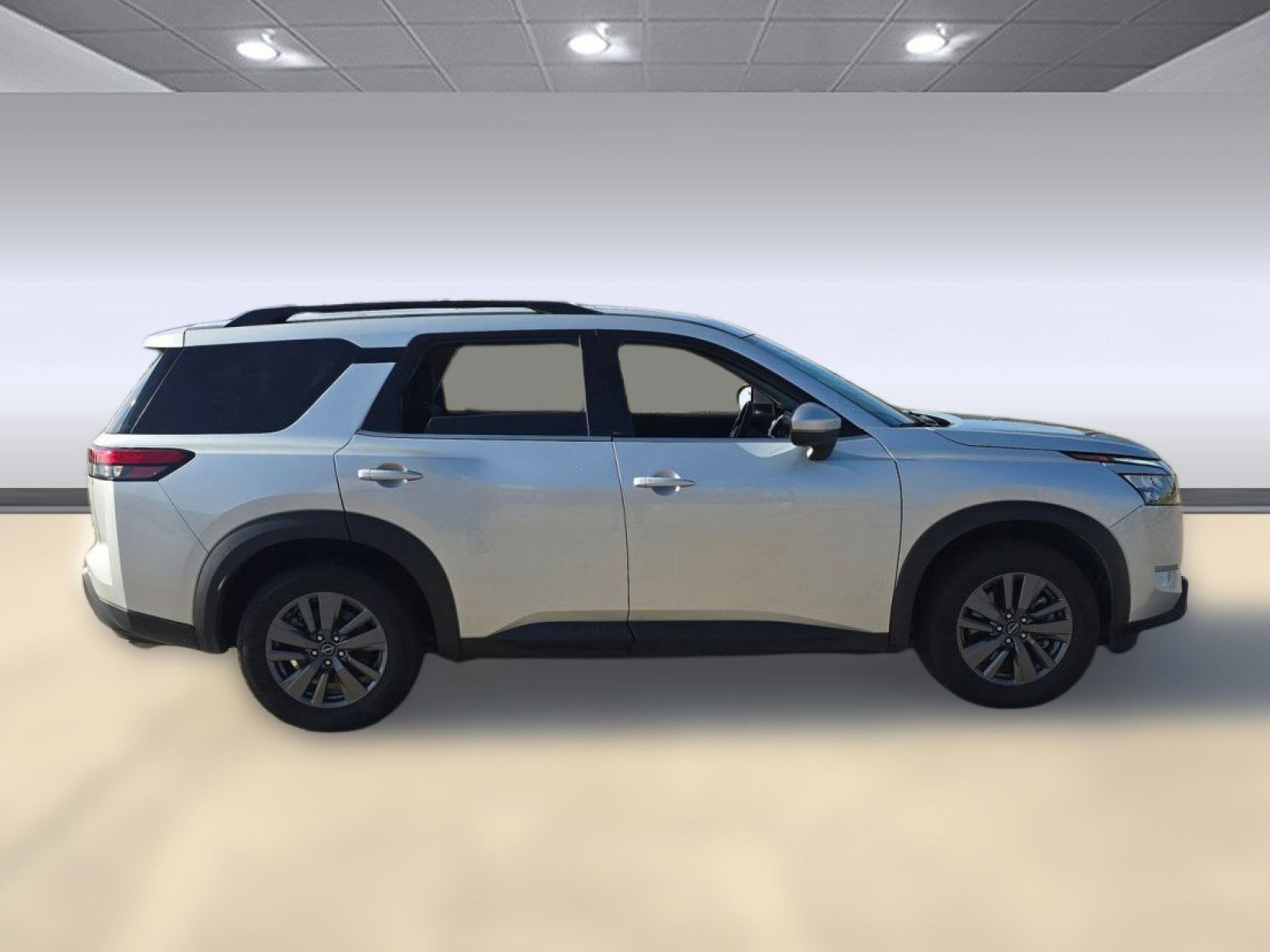 Used 2024 Nissan Pathfinder SV w/ SV Premium Package image 8
