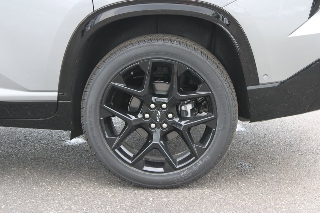 New 2026 Chevrolet Traverse RS w/ LPO, Floor Liner Package FWD image 18