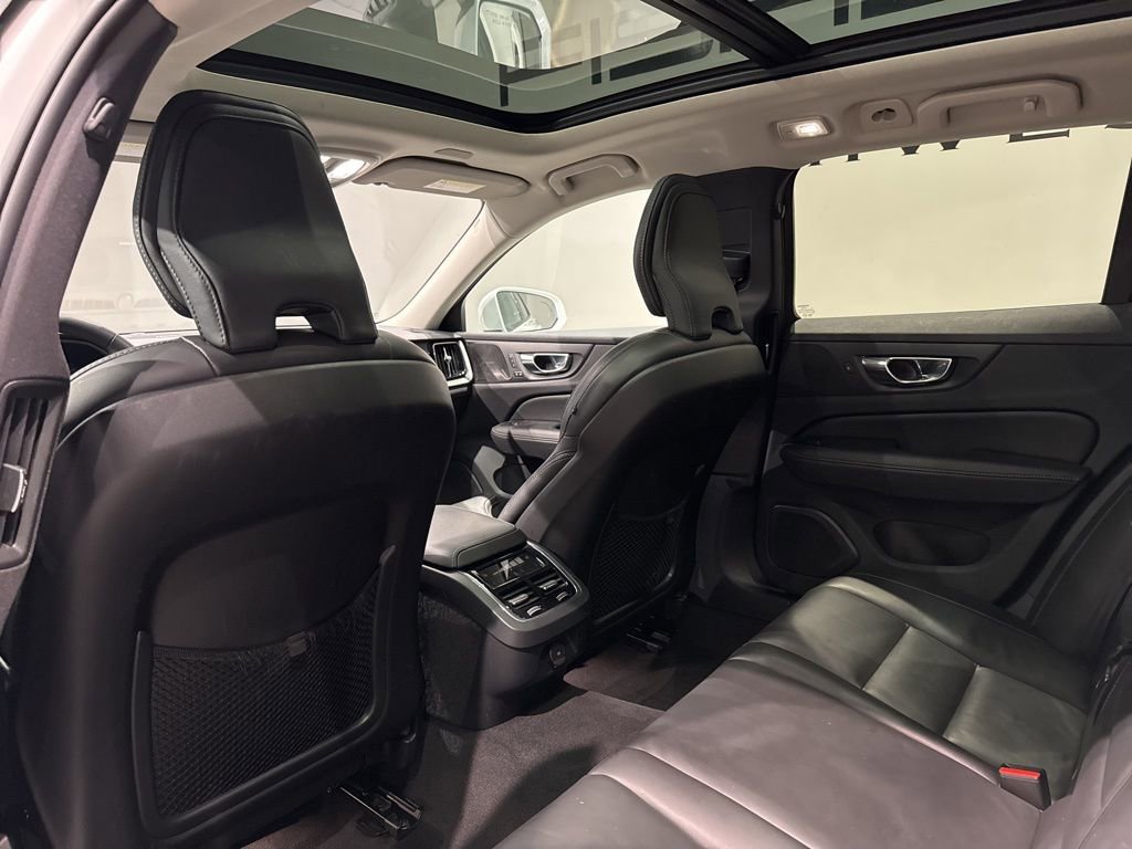 Used 2023 Volvo V60 B5 Cross Country Ultimate w/ Climate Package image 27