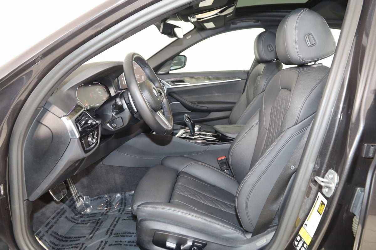 Used 2023 BMW 540i xDrive w/ M Sport Package image 12