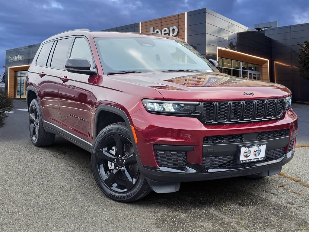 Used 2023 Jeep Grand Cherokee L Laredo AWD/4WD image 1