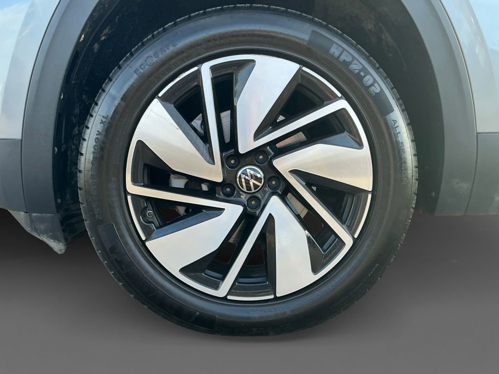 Used 2025 Volkswagen Atlas SE image 14