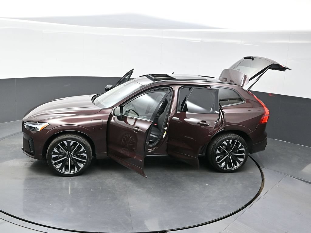 New 2026 Volvo XC60 T8 Ultra w/ Climate Package AWD/4WD image 40