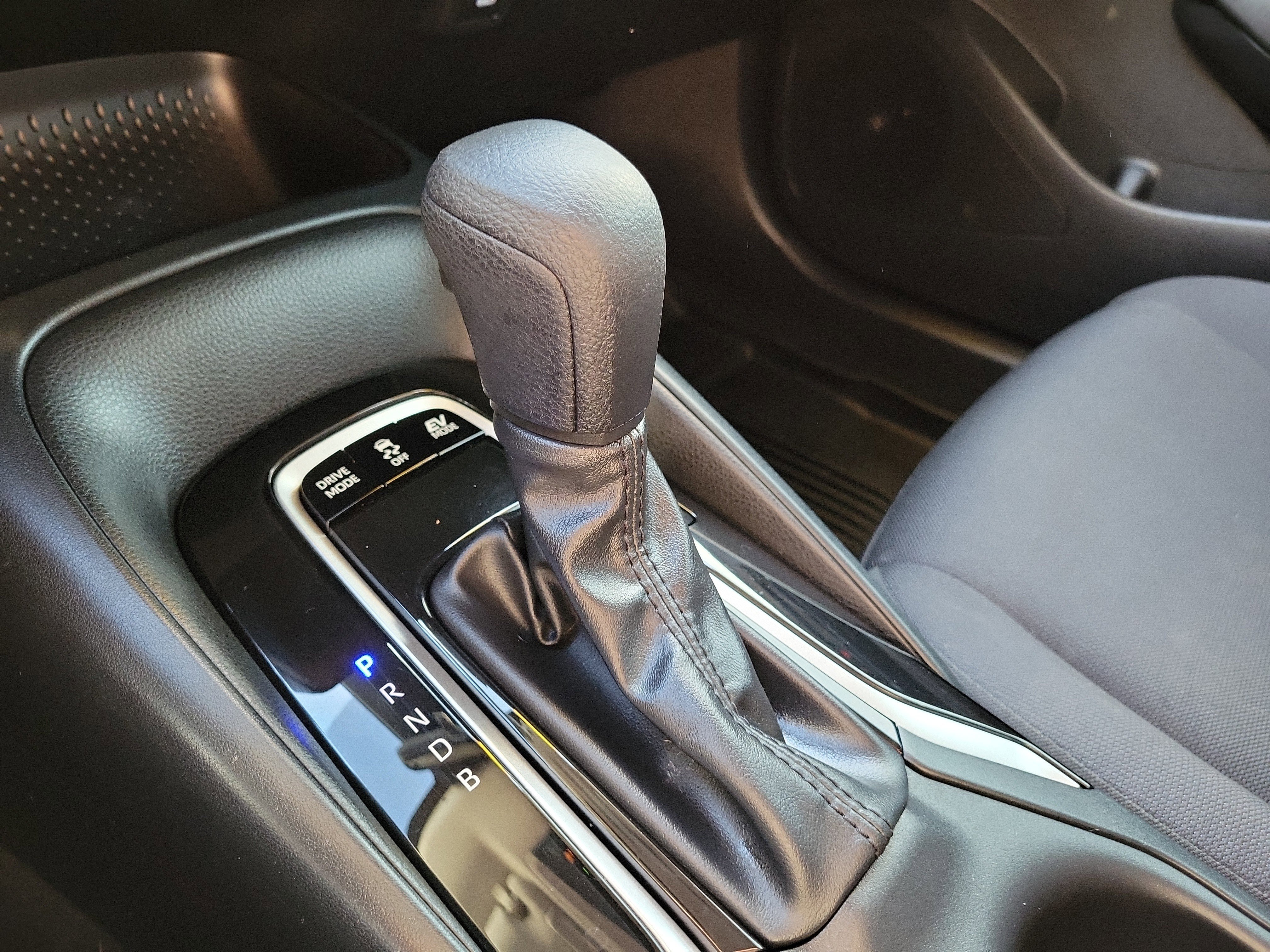 Used 2024 Toyota Corolla LE image 31