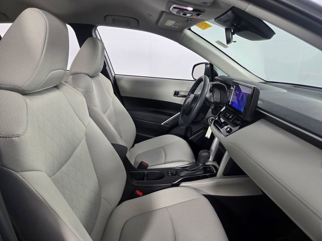 Used 2025 Toyota Corolla Cross L image 13