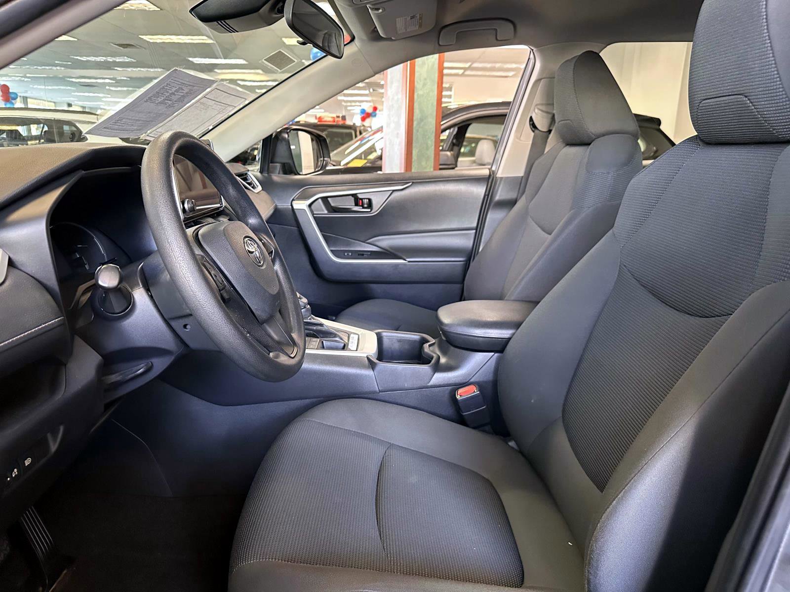Used 2023 Toyota RAV4 LE AWD/4WD image 12