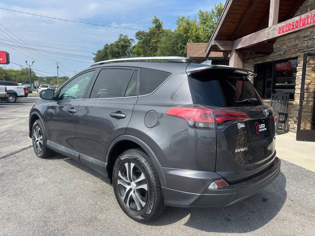 Used 2016 Toyota RAV4 LE AWD/4WD image 3