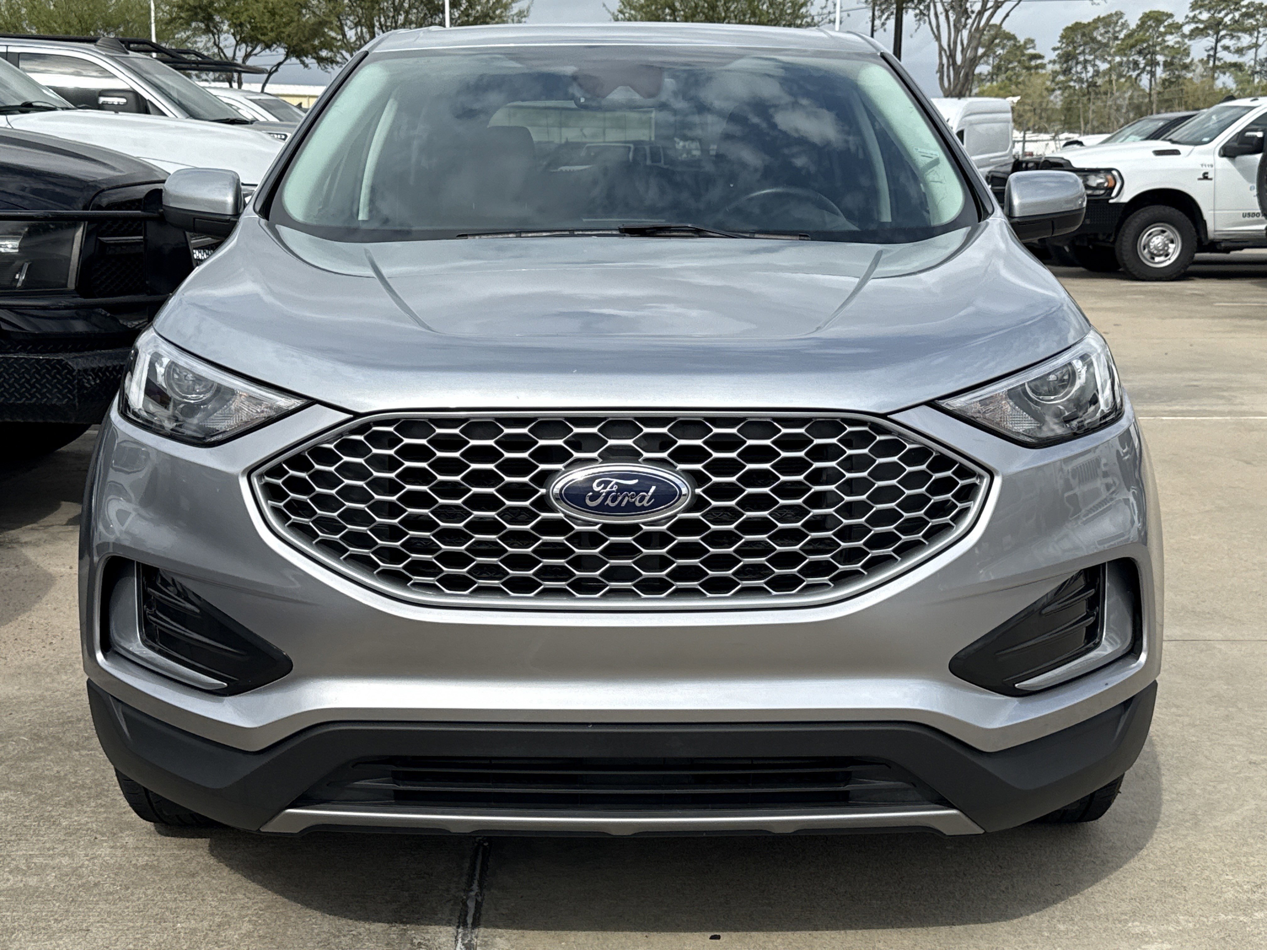 Used 2024 Ford Edge SEL image 7