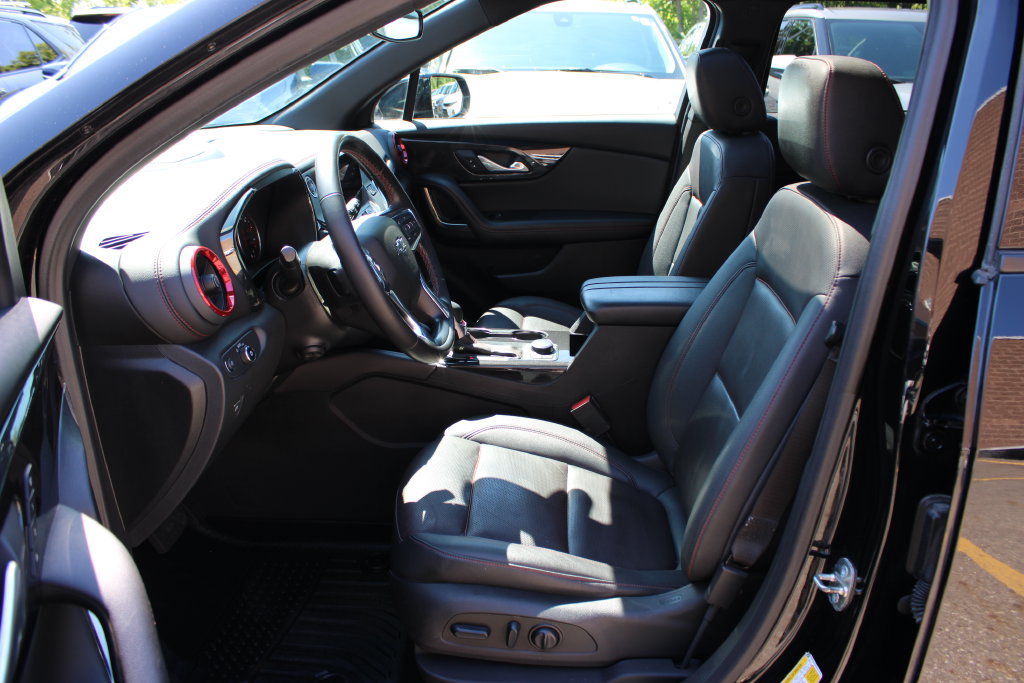 Certified 2022 Chevrolet Blazer RS w/ Enhanced Convenience Package AWD/4WD image 15