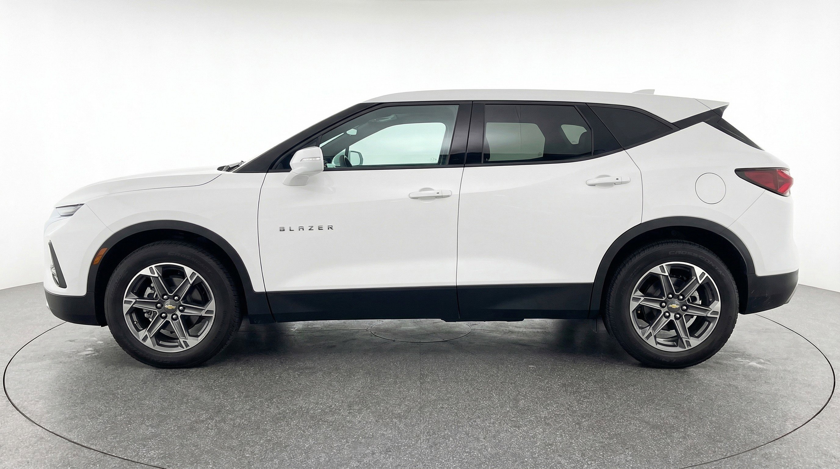 Used 2025 Chevrolet Blazer LT image 5