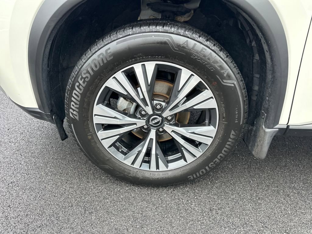 Used 2023 Nissan Rogue SV image 12