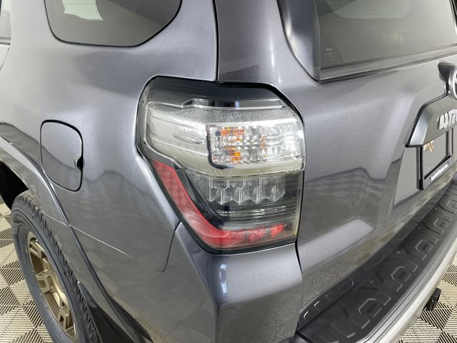 Used 2021 Toyota 4Runner TRD Off-Road Premium w/ Moonroof Package AWD/4WD image 17