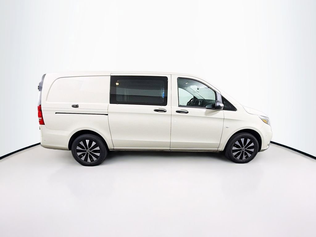Used 2023 Mercedes-Benz Metris image 8