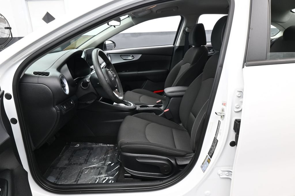 Used 2023 Kia Forte LXS FWD image 11