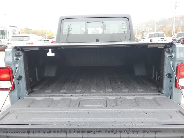 New 2026 Jeep Gladiator Sport image 5